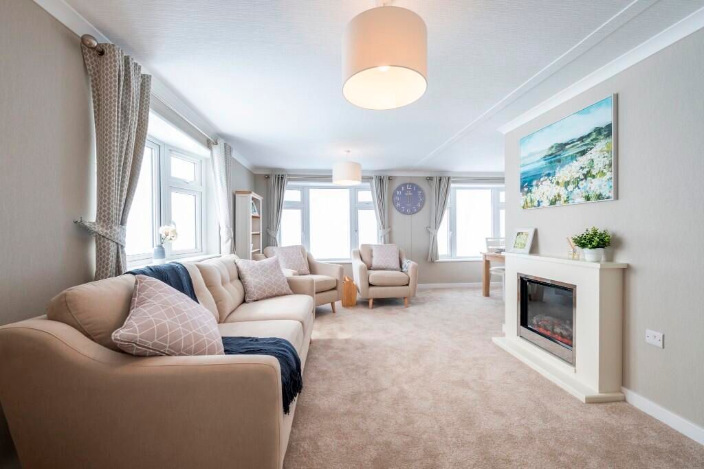 Property photo 1 of 6 Lounge