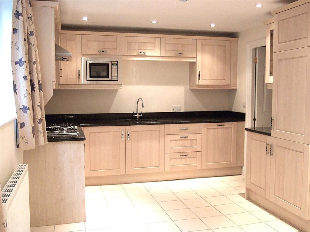 Property photo 2 of 5 Kitchen/Dining Room