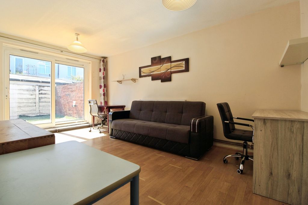 Property photo 2 of 16 Gallery