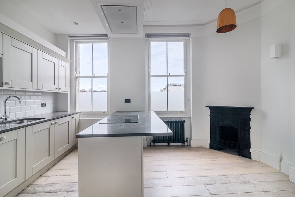 Property photo 2 of 20 Exeter_Mansions_02