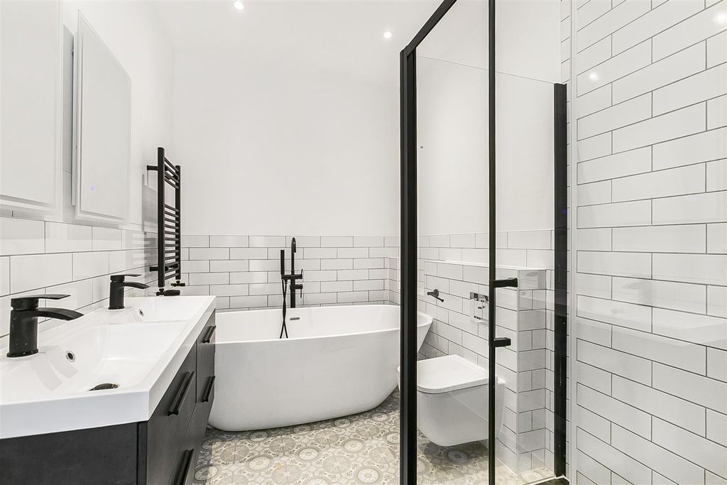 Additional image 23 of 5 bed detached house for saleOak Avenue, Enfield EN2