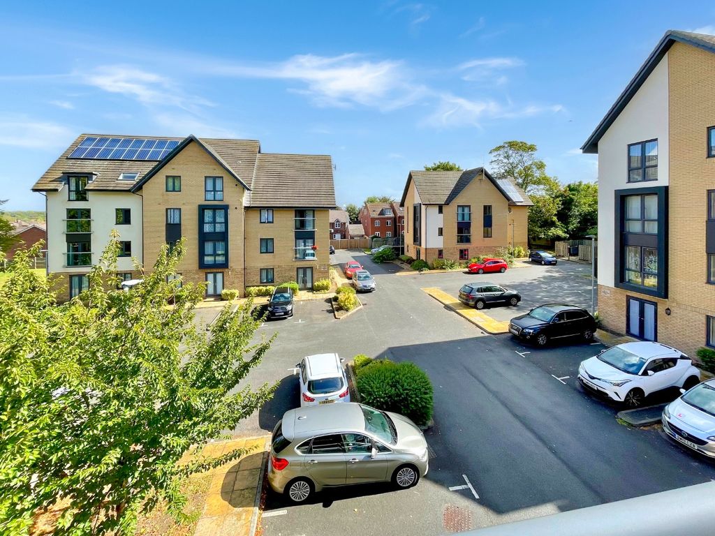 Property photo 2 of 11 4143944