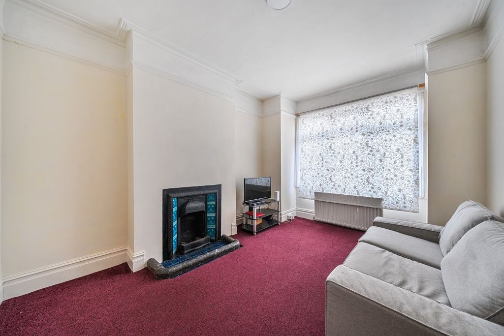 Property photo 3 of 8 Picture No. 05