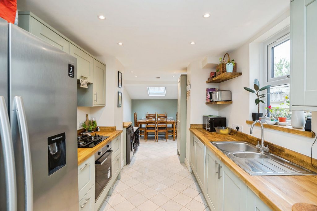 Property photo 3 of 12 Breakfast Kitchen