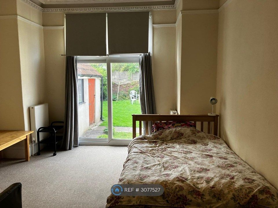 Property photo 1 of 2