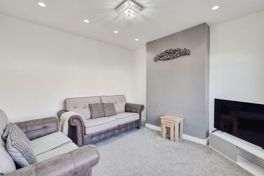 Property photo 3 of 30 Pbox-Img.Jpg