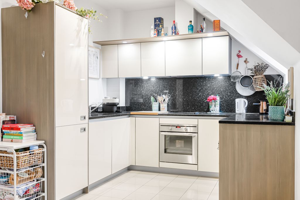 Property photo 3 of 18 21_72901