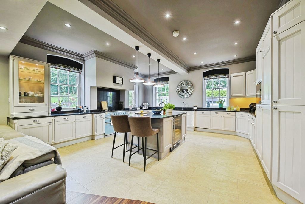 Property photo 1 of 45 4273240
