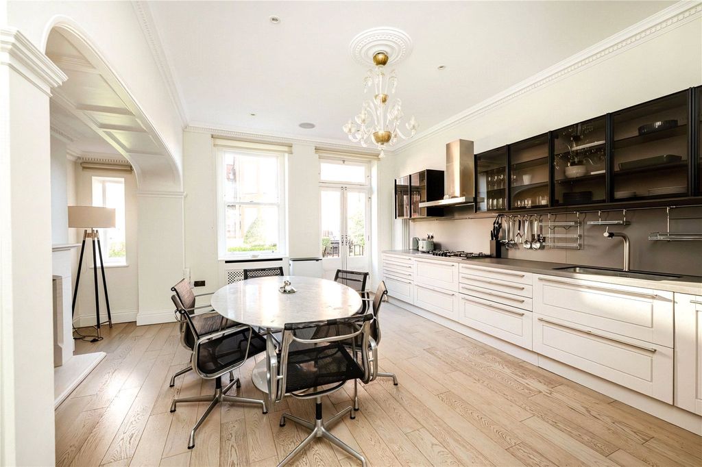 Property photo 3 of 15 Kitchen