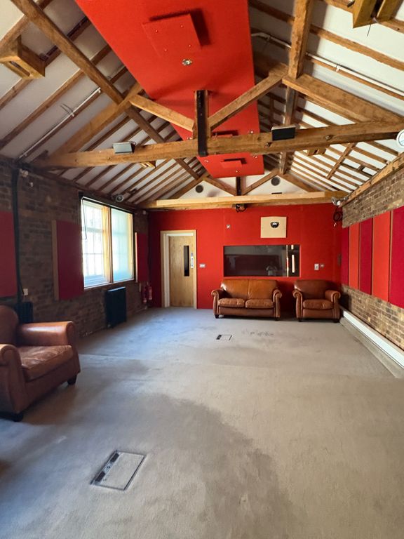 Property photo 2 of 8