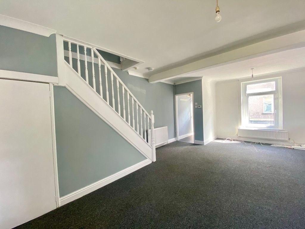 Property photo 1 of 15 Living Room / Dining Room