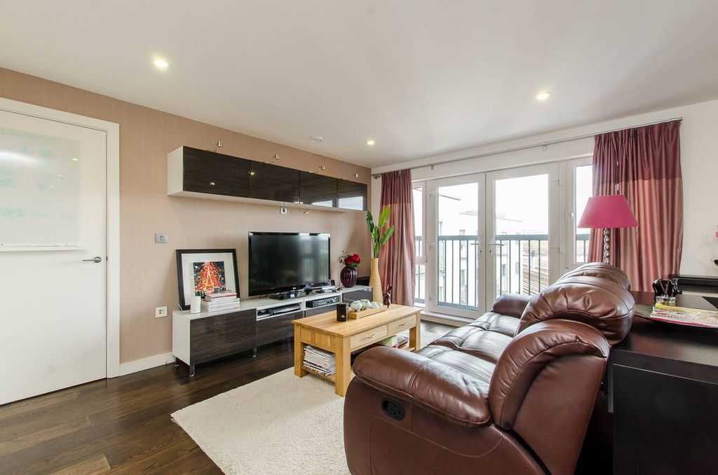 Property photo 2 of 9