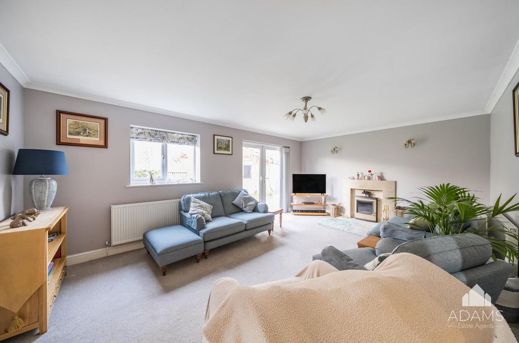 Property photo 2 of 16 Sitting Room