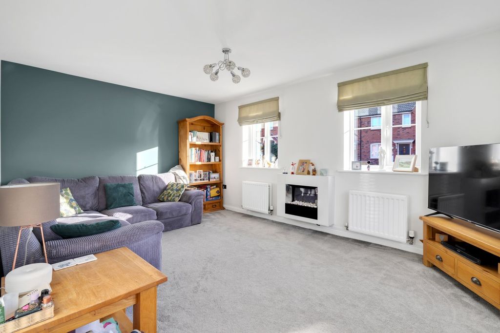 Property photo 3 of 15