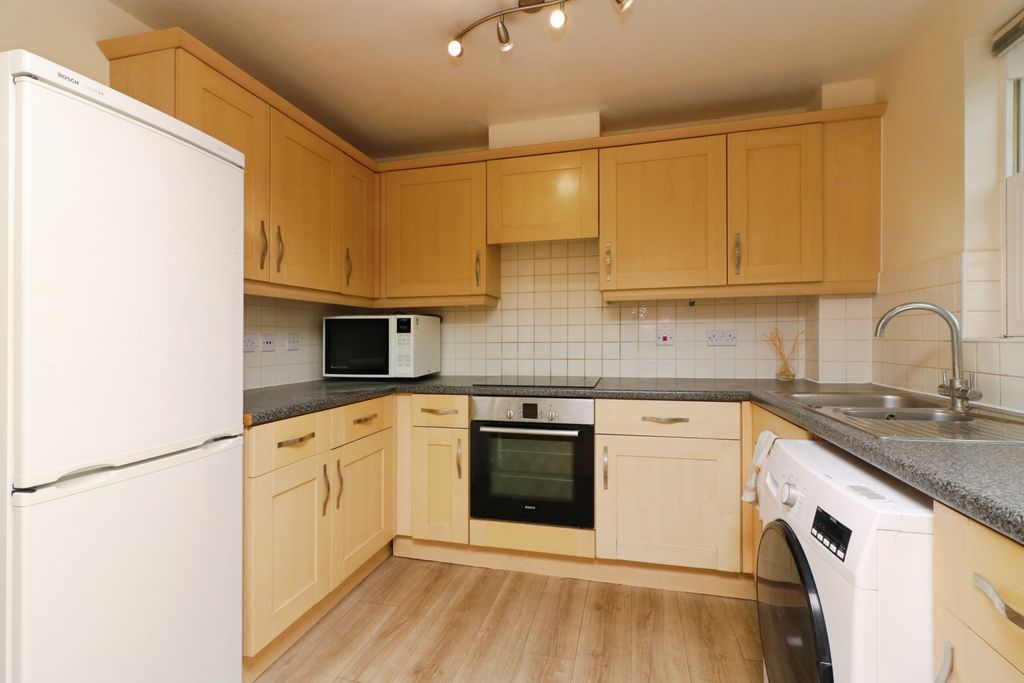 Property photo 2 of 9