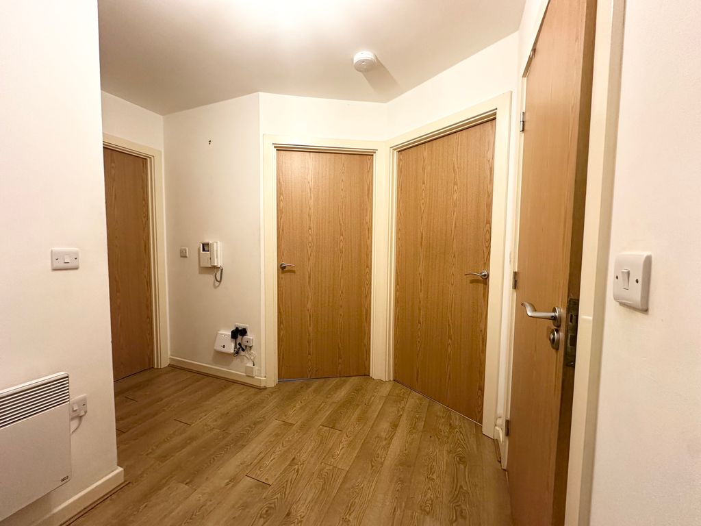 Property photo 2 of 16 Hallway