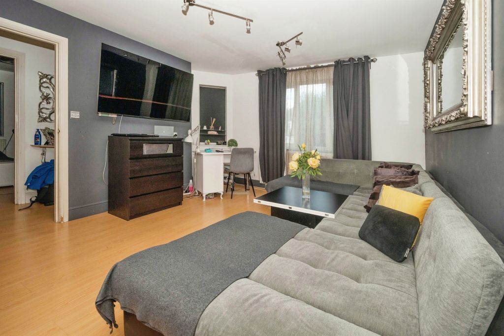 Property photo 2 of 9