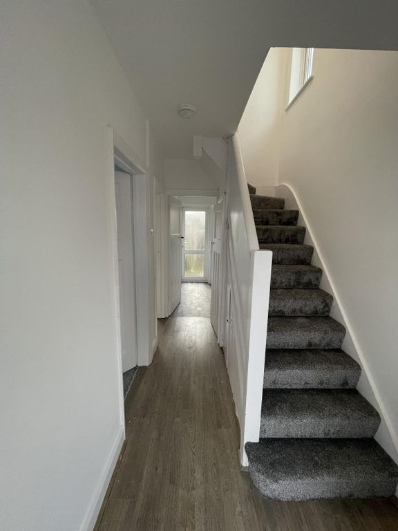 Property photo 2 of 10 Https://Cdn.Rmcloud.Online/Rmc-Temp-Live/Major/c6B1A72B76F0347F6F7B41Cac249E1Dd.Jpg