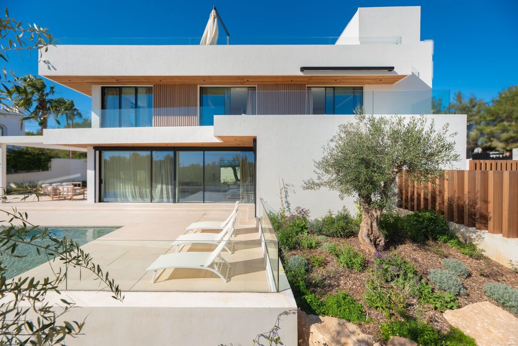 Property photo 1 of 20