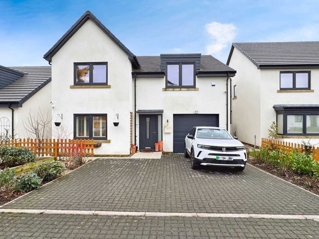 Property photo 1 of 33