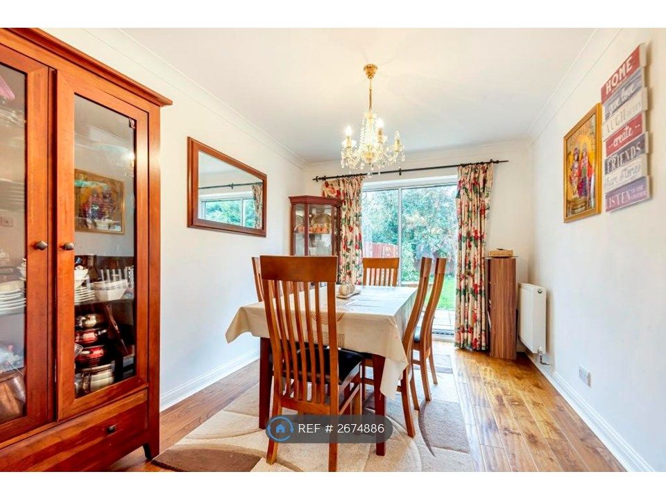 Property photo 3 of 11 Dining Room