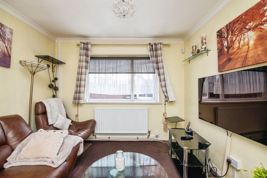 Property photo 3 of 12