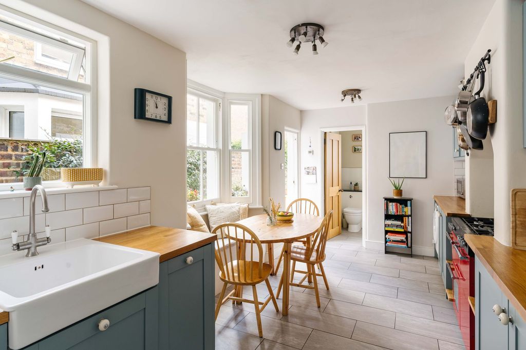 Property photo 2 of 16 Arbery Road, E3