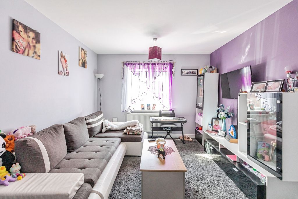 Property photo 3 of 18 Img_8801