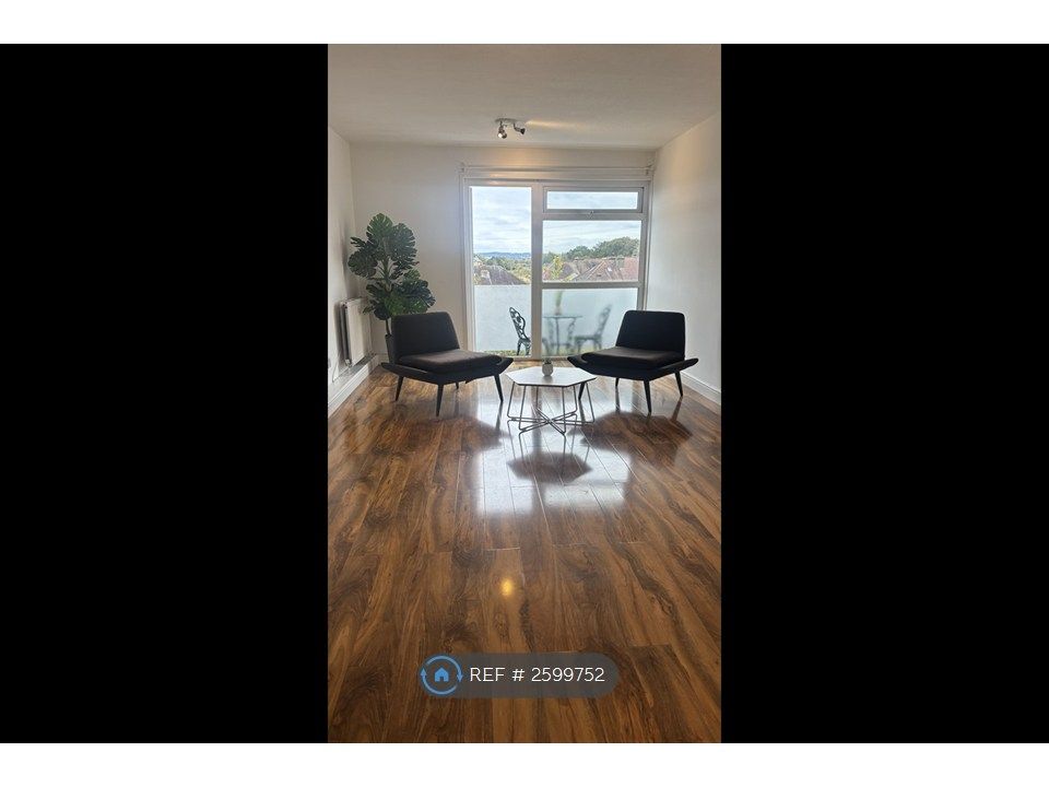 Property photo 3 of 12 Livingroom - Furnished