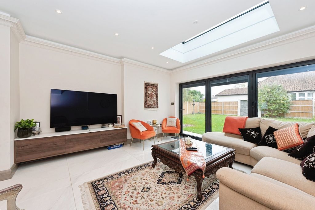 Property photo 2 of 28 Photo