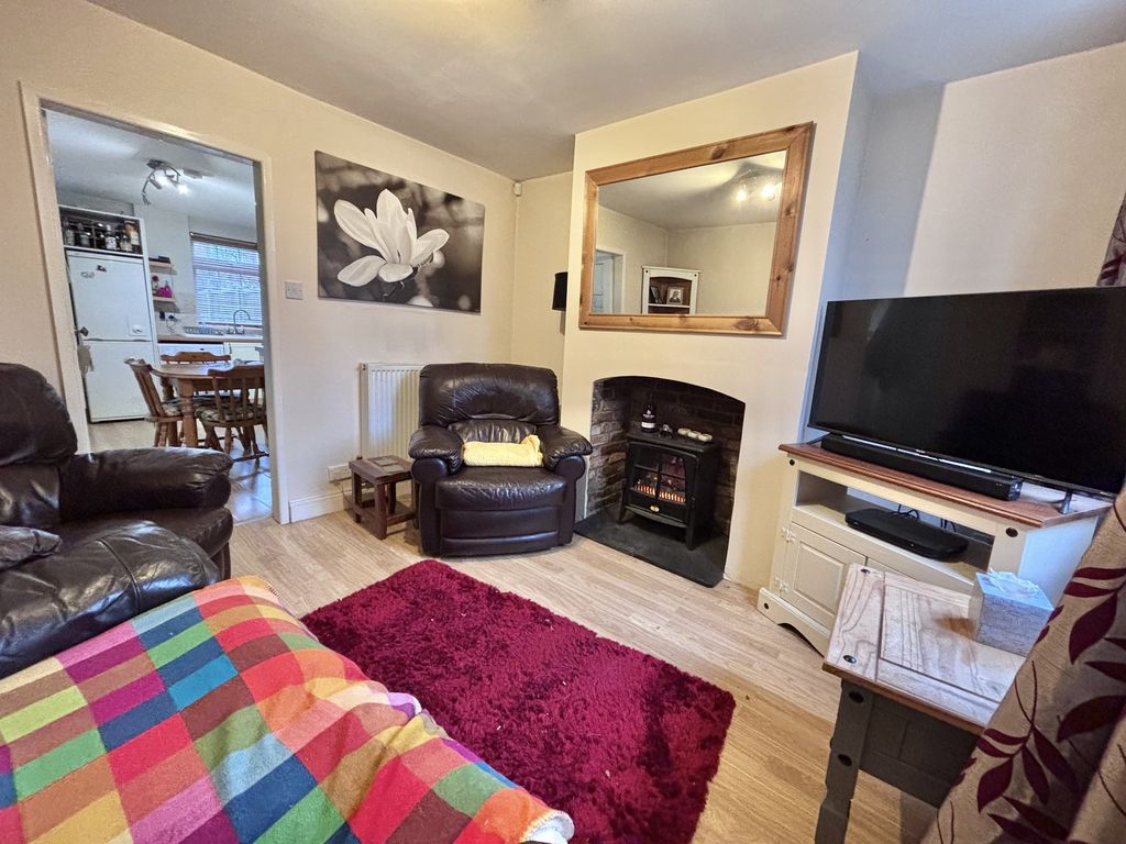 Property photo 2 of 9 Lounge