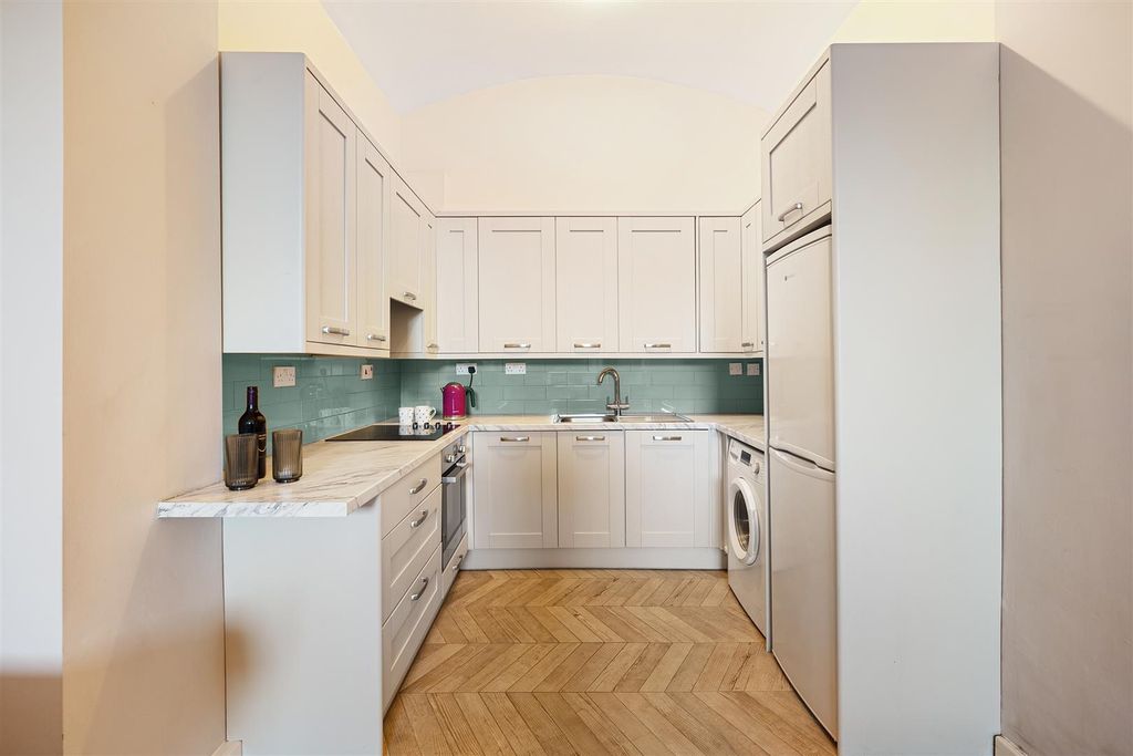 Property photo 2 of 11 Kitchen