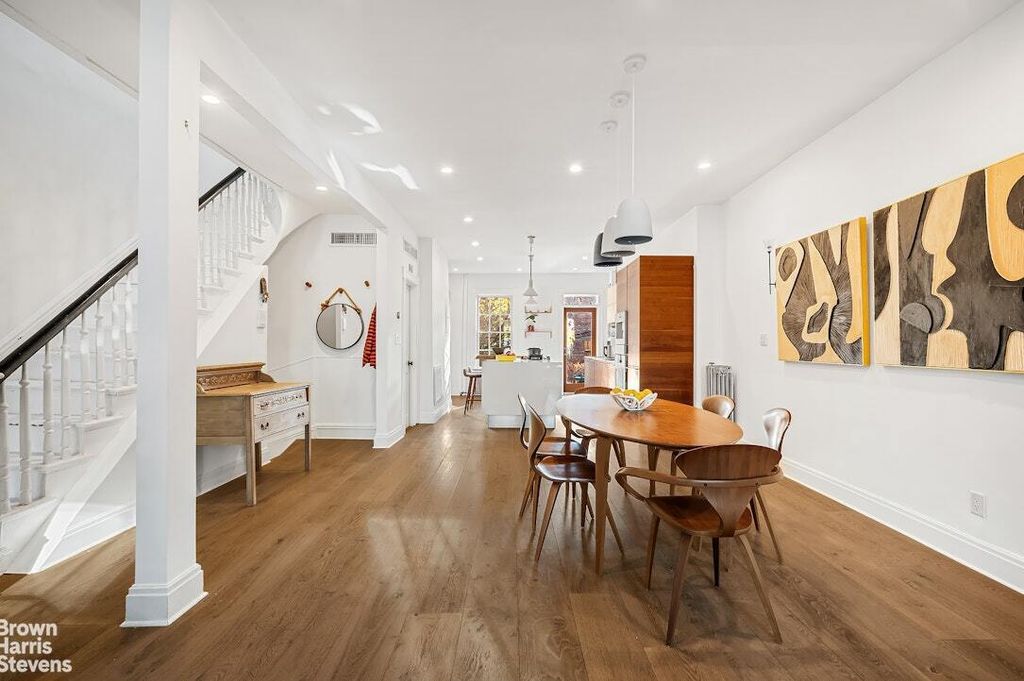 Property photo 1 of 3