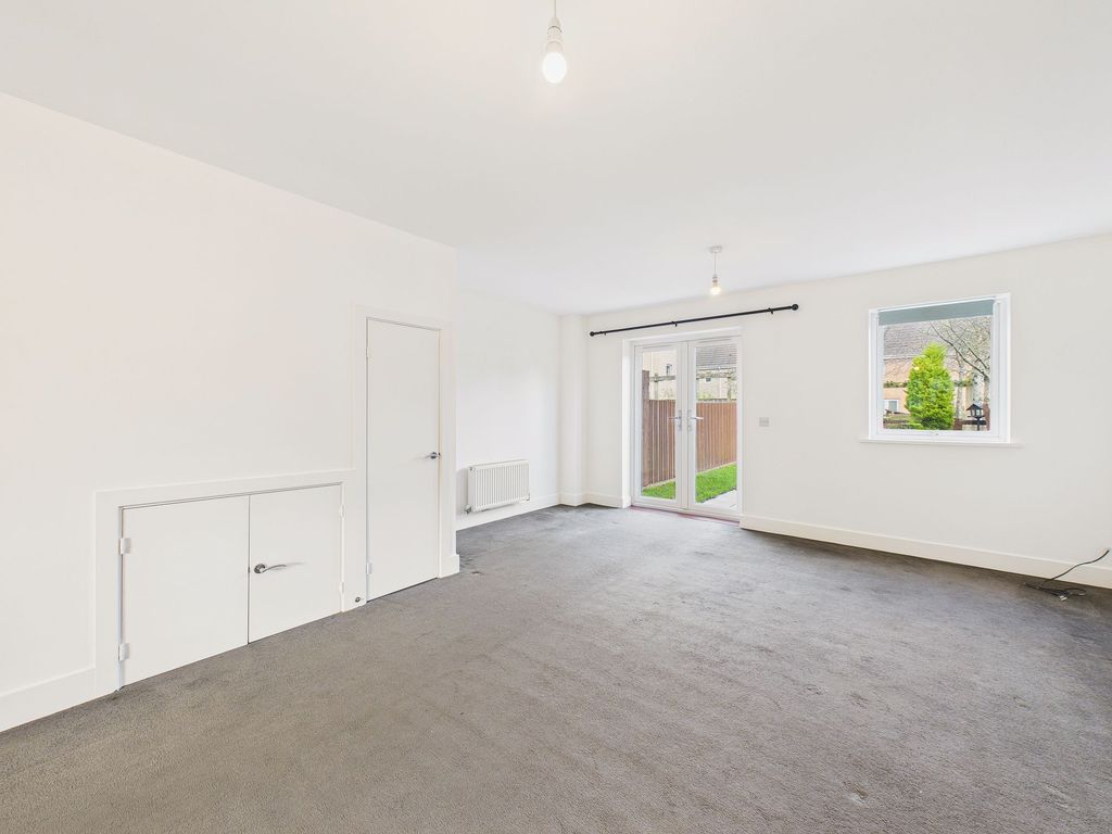 Property photo 3 of 11 Lounge