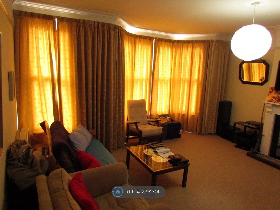 Property photo 2 of 5 Lounge