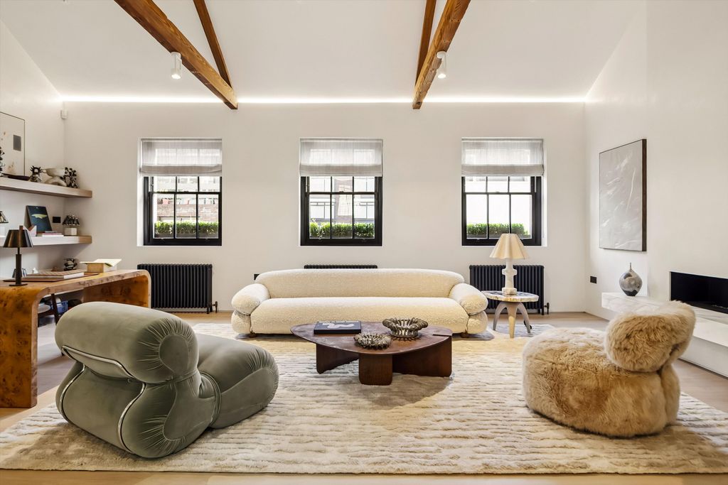 Property photo 2 of 17 Image