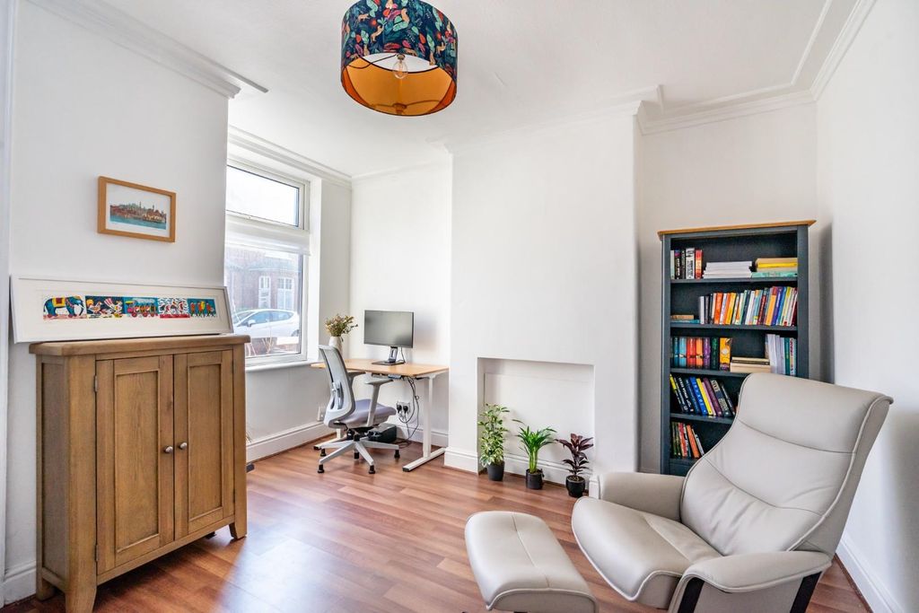 Property photo 3 of 15 Living Room