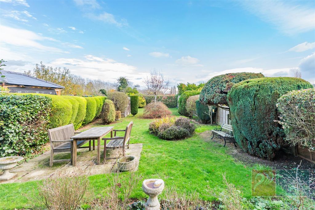 Property photo 1 of 16 Garden