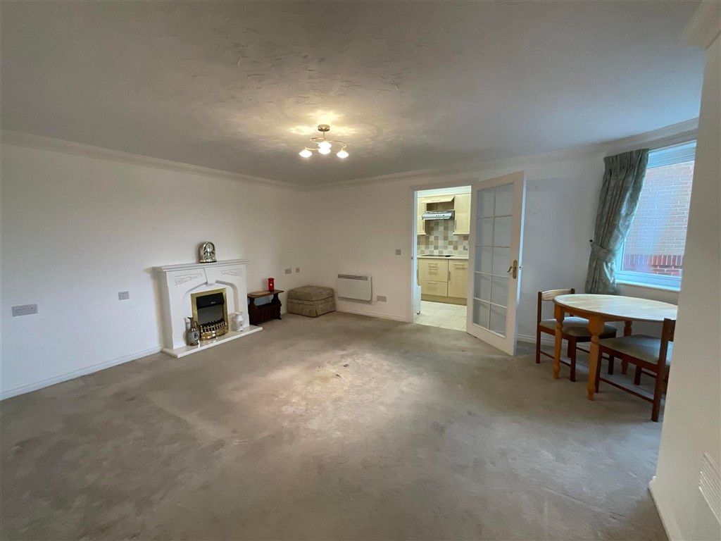 Property photo 2 of 5 Lounge