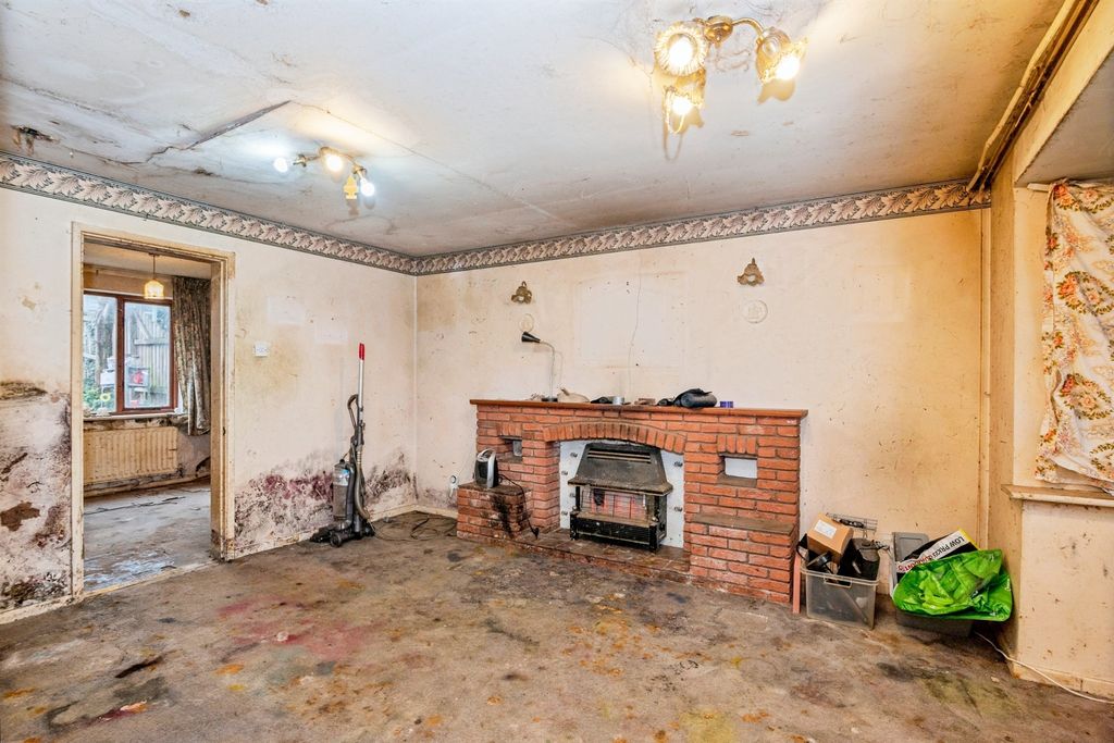 Property photo 2 of 20