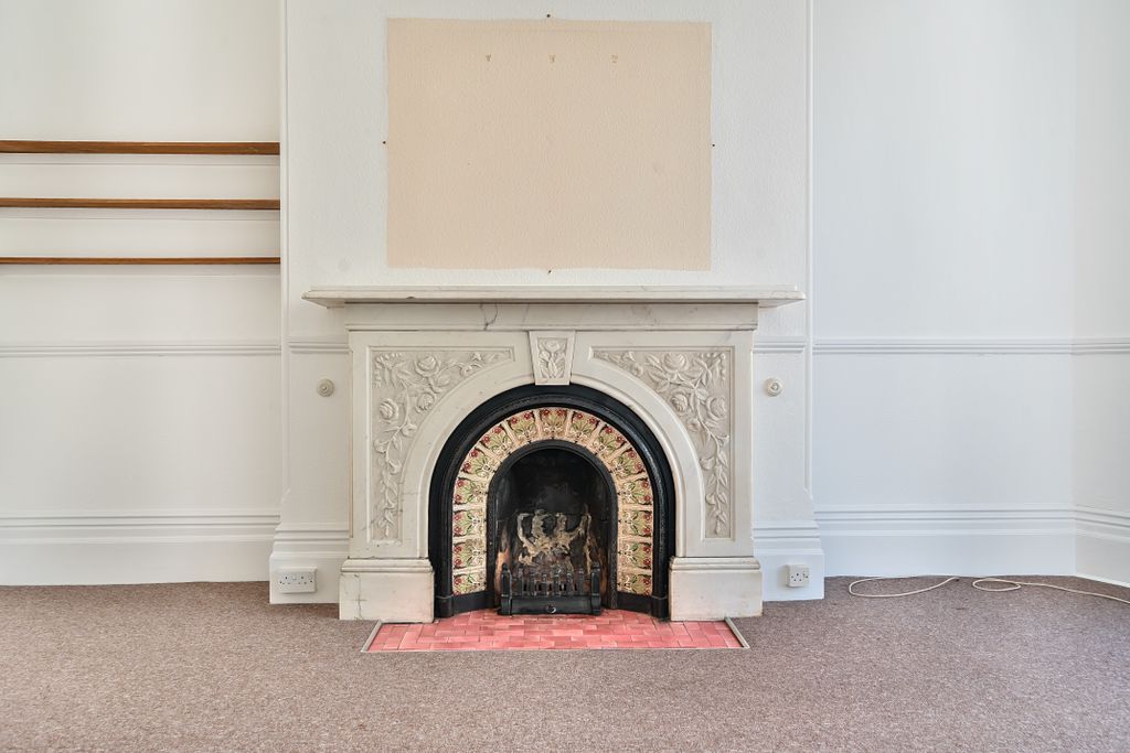 Property photo 3 of 9
