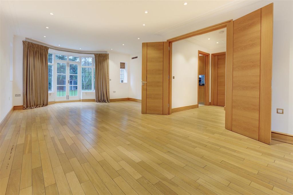 Property photo 2 of 13 D0424 74 Kingsley Way Rec1.Jpg