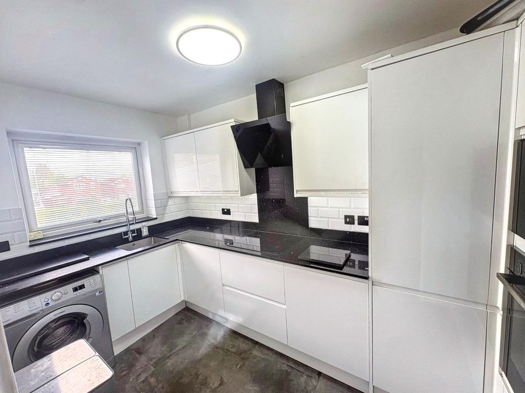 Property photo 2 of 11 5087761