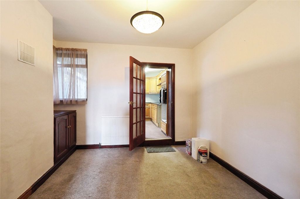 Property photo 3 of 17 Dining Room