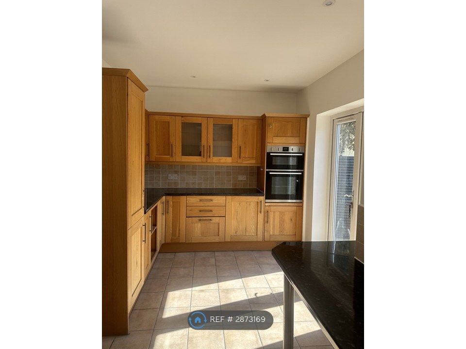 Property photo 3 of 34