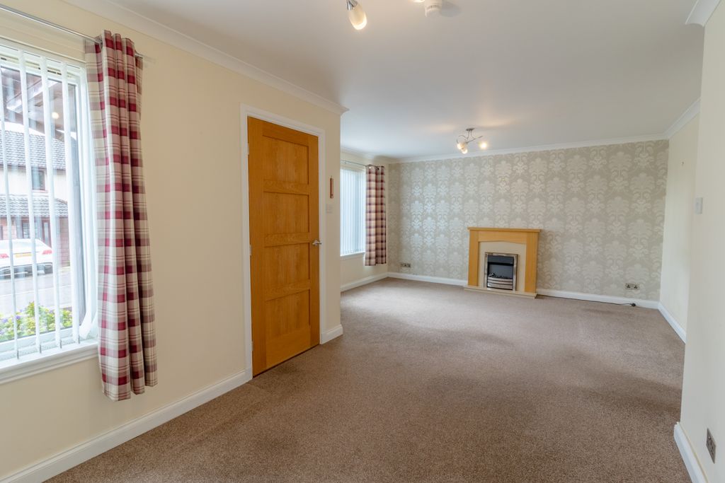 Property photo 3 of 25 Lounge Dining Room