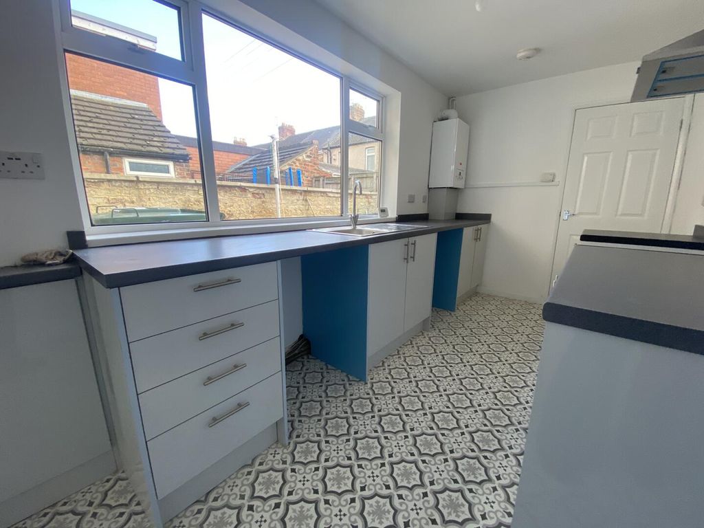 Property photo 1 of 9 Kitchen