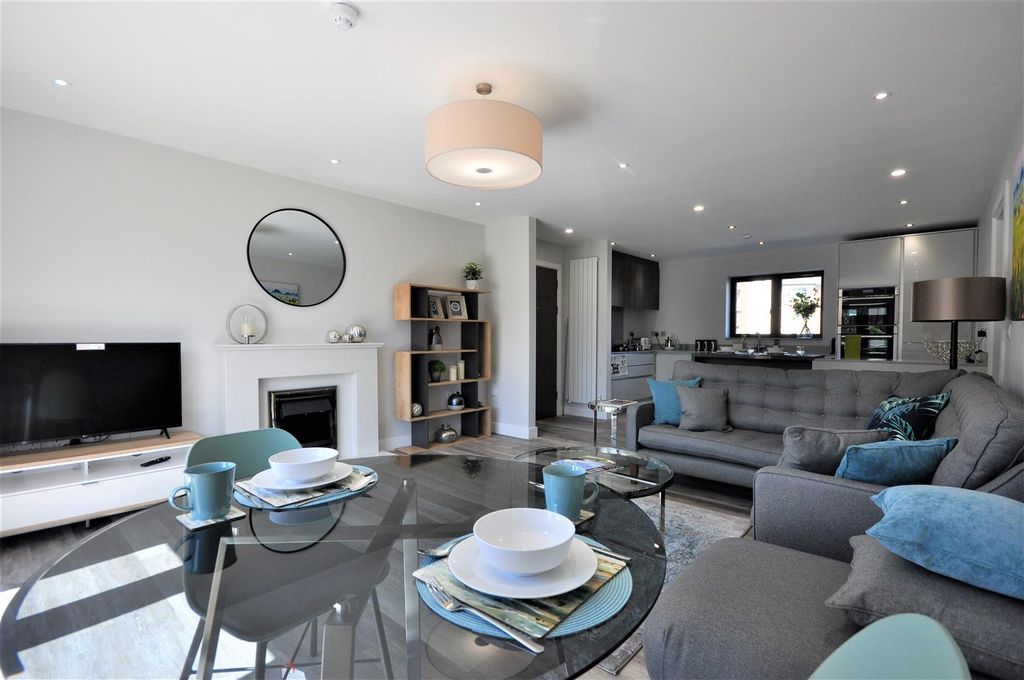 Property photo 2 of 18 Open Plan Living Area