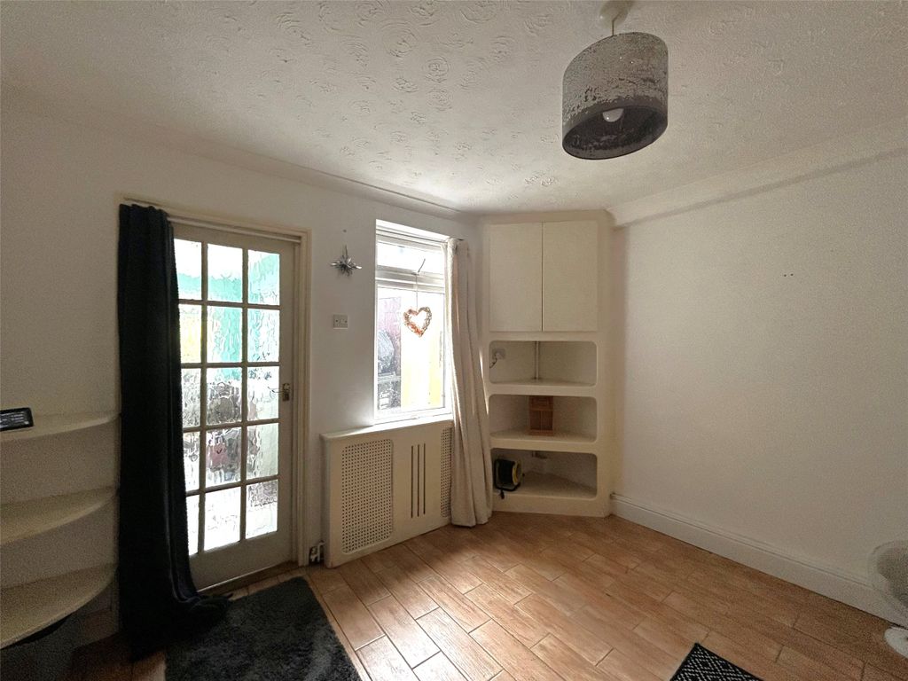 Property photo 3 of 12 Picture No. 17