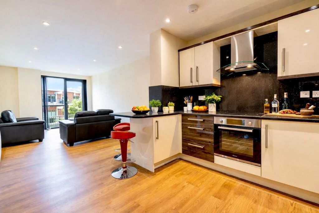 Property photo 2 of 9